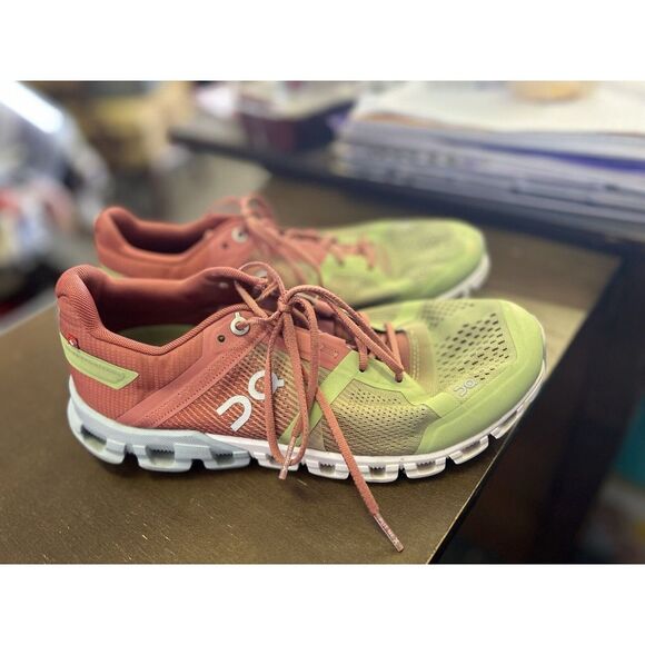 On Cloud Cloudflow Guava Green Dust Rose Running Gym Shoes Women's Size 7 - Picture 2 of 7